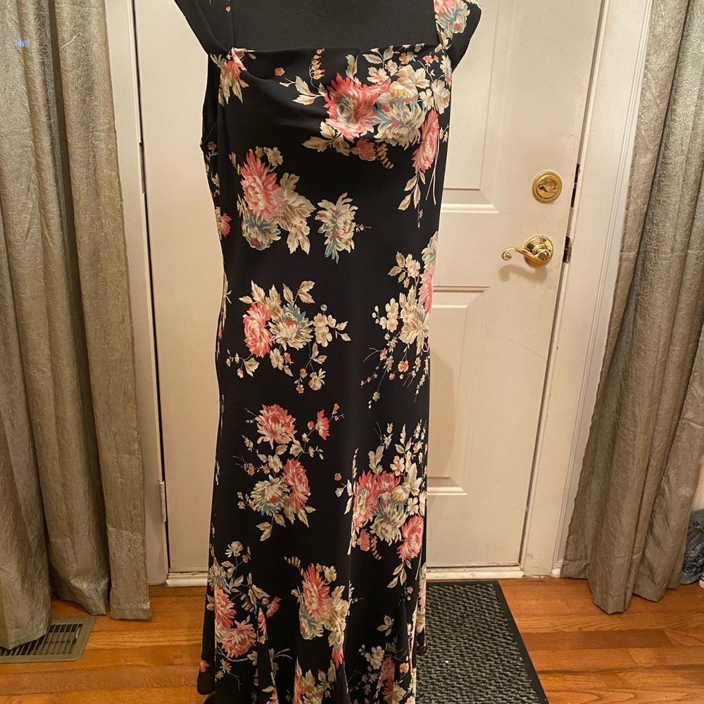 RONNI NICOLS QUIDA beautiful handkerchief sundress